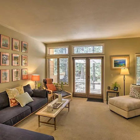 Corner-Unit Condo With Grill Walk To Lake Tahoe!